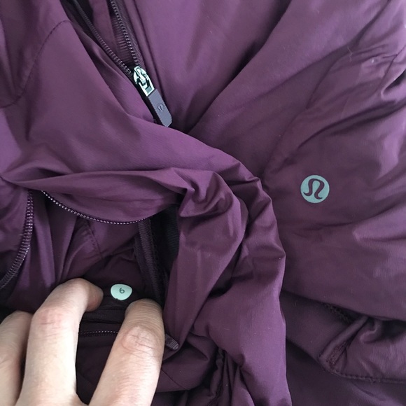 Lululemon Run For Cold Vest Plum Size 6 - Picture 2 of 6